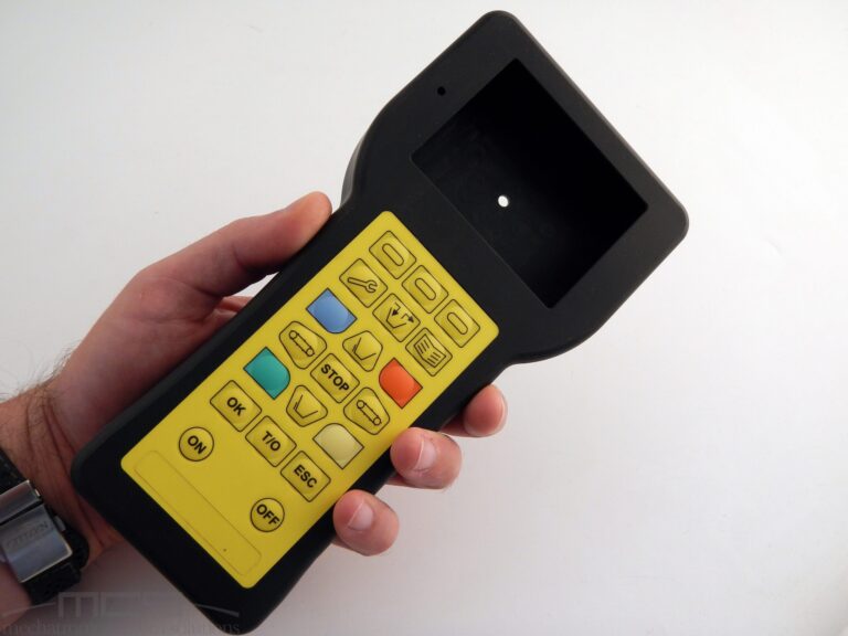 Contenitore-palmare-con-tastiera_05