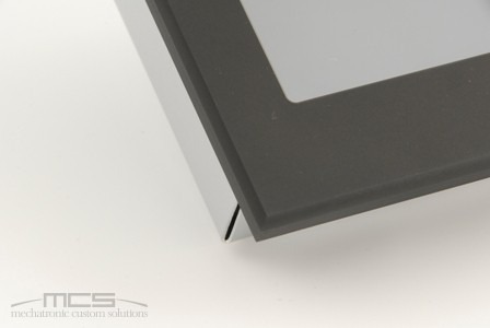 Cornice-per-display-in-alluminio_03