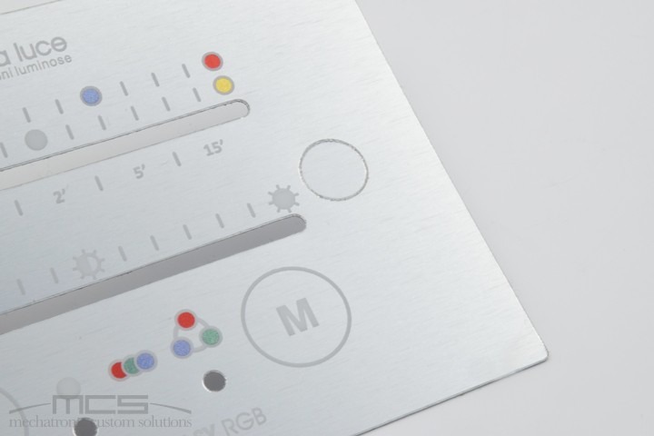 Etichetta-poliestere-acciaio-spazzolato_02