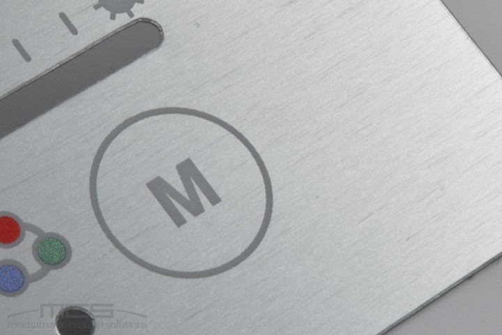 Etichetta-poliestere-acciaio-spazzolato_03