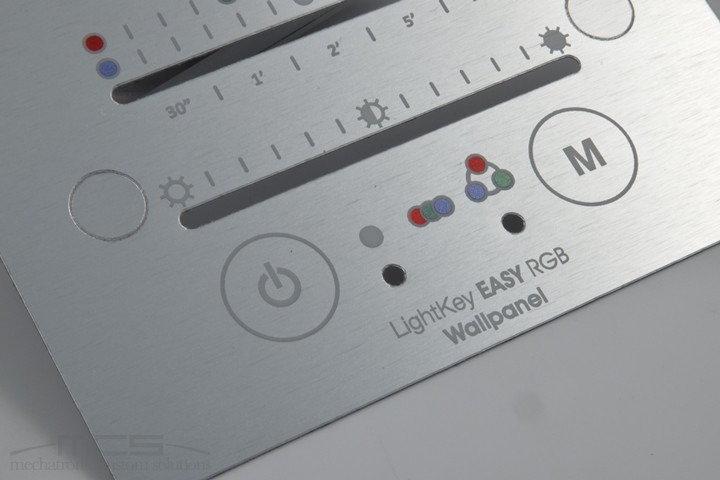 Etichetta-poliestere-acciaio-spazzolato_04