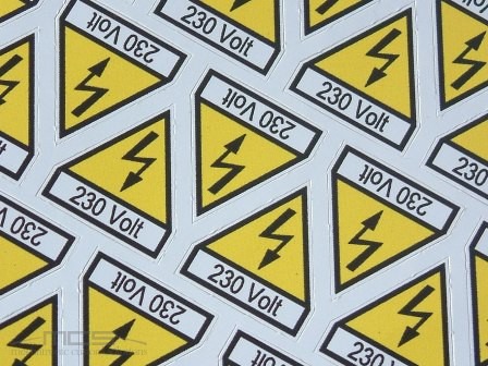 Etichetta-pvc-adesivo-fustellato_01