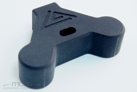 Particolare-ricavato-dal-pieno-in-pom_04