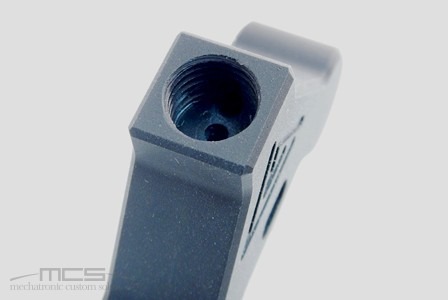 Particolare-ricavato-dal-pieno-in-pom_06